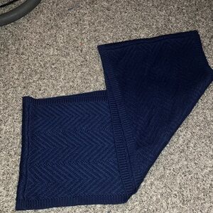 UGG womens DARK BLUE INFINITY SCARF WOOL NYLON BLEND SO SOFT! 58 X 12 in